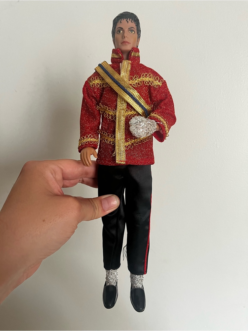 Michael Jackson American Music Awards doll Incomplete.